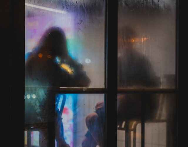 Kiedy warto zakończyć kontakt, nawet jeśli rozmowa jest przyjemna